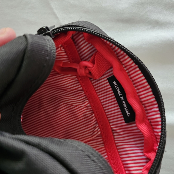 Herschel cross body bag - Picture 2 of 2